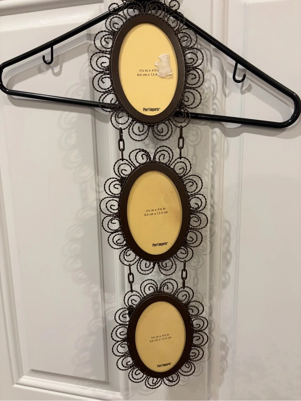 Pier 1 Brown Ornate Triple Oval Hanging Photo Frame